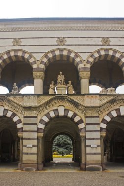 İtalya, Milano - 1 Kasım 2018: Monumental mezarlığı (Cimitero Monumentale) Milano ön cephe