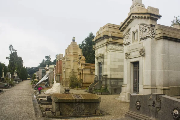Itália Milão Novembro 2018 Túmulos Criptas Obeliscos Cemitério Histórico Italiano — Fotografia de Stock