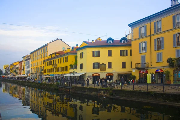 Włochy Mediolan Listopada 2018 Naviglio Grande Canal Mediolanie — Zdjęcie stockowe