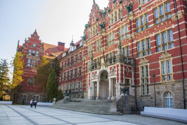 Gdansk, Polonya - 8 Nisan 2018: Gdansk Teknoloji Üniversitesi ana bina