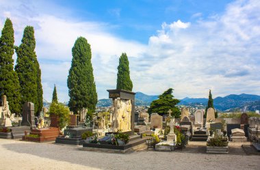 Nice, Fransa - 23 Haziran 2018: Nice Eski Chateau mezarlığı (kale Mezarlığı). Castle Hill şehir merkezinde, tarihi kent merkezine ve kıyı şeridi bakan üzerinde yer almaktadır.