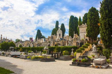 Nice, Fransa - 23 Haziran 2018: Nice Eski Chateau mezarlığı (kale Mezarlığı). Castle Hill şehir merkezinde, tarihi kent merkezine ve kıyı şeridi bakan üzerinde yer almaktadır.