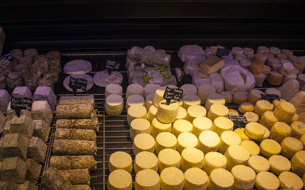 Nice França Junho 2018 Diferentes Tipos Queijo Para Venda Balcão — Fotografia de Stock