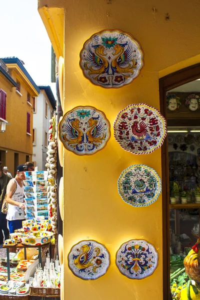 Sirmione Itálie Června 2018 Suvenýr Keramika Ručně Vyráběné Desky Dárkovém — Stock fotografie