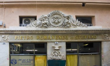 Genoa, İtalya - Jule 25, 2018: Parça eski Cenova şehir antik eczane