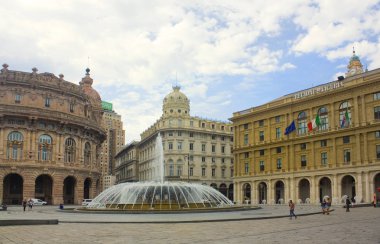 Genoa, İtalya - Jule 25, 2018: Piazza De Ferrari veya Ferrari Meydanı Cenova, İtalya