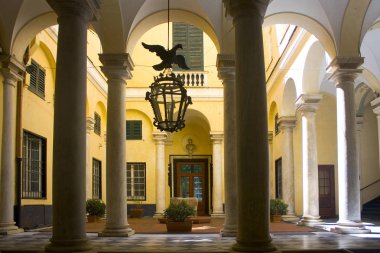 Genoa, İtalya - Jule 25, 2018: Veranda üzerinde Palazzo Doria yolu ile Garibaldiin Cenova, İtalya