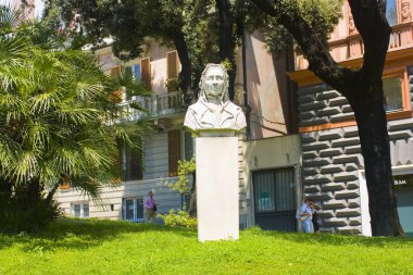 Genoa, İtalya - Jule 25, 2018: Maria Drago büstü (Mazzini), Giuseppe Mazzini (takma yenerek kalp İtalya) anası, bir İtalyan politikacı, gazeteci ve aktivist birleşmesi için