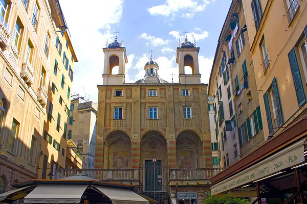 意大利热那亚 Jule 2018 热那亚银行广场上的圣彼得教堂 — 图库照片
