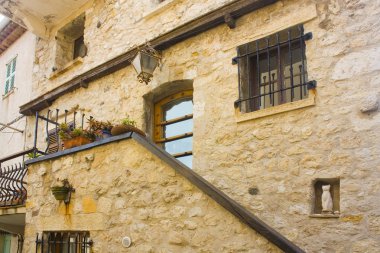 Antibes, Fransa - 25 Haziran 2018: Antibes Old Town pitoresk mimarisi