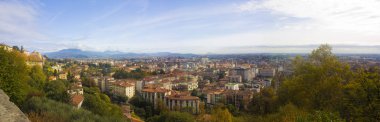 İtalya, Bergamo - 4 Kasım 2018: Bergamo Medveščak üzerinden Panoraması 