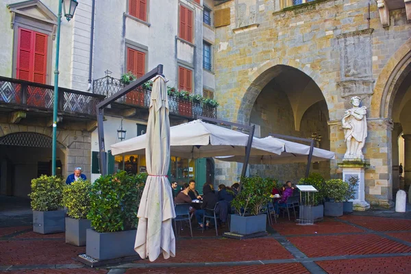 Italia Bergamo Noviembre 2018 Café Callejero Una Piazza Vecchia Ciudad — Foto de Stock