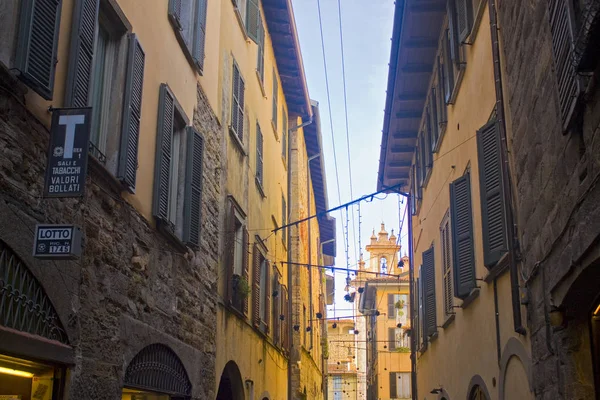 Italien Bergamos November 2018 Blick Auf Ein Hohes Antikes Gebäude — Stockfoto