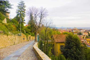 İtalya, Bergamo - 4 Kasım 2018: Medveščak (Old Town) Bergamo, Cityscape