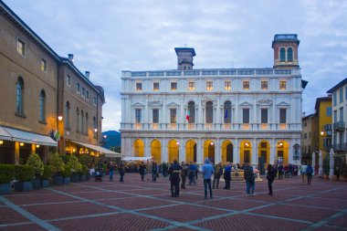 İtalya, Bergamo - 4 Kasım 2018: Angelo Mai sivil Kütüphanesi (Biblioteca Civica Angelo Mai) Bergamo Piazza Vecchia