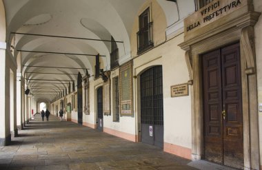 İtalya, Turin - 2 Kasım 2018: Bir Kraliyet Kütüphanesi Piazza Castello, Torino, Arcade