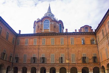 İtalya, Turin - 2 Kasım 2018: Palazzo Reale (The Royal Palace) Torino'da avlusu
