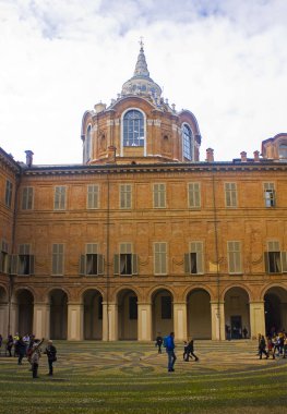 İtalya, Turin - 2 Kasım 2018: Palazzo Reale (The Royal Palace) Torino'da avlusu