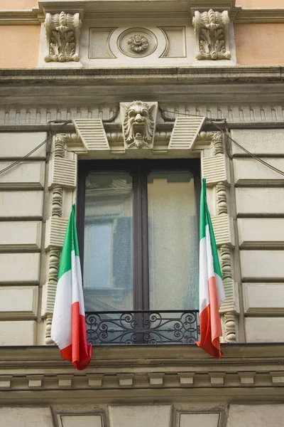 Itálie Turín Listopadu 2018 Fragment Krásné Budovy Italské Vlajky Starém — Stock fotografie