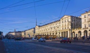 İtalya, Turin - 2 Kasım 2018: Tipik kare Turin Merkezi