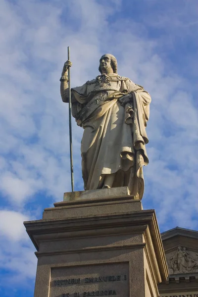 Italia Turín Noviembre 2018 Monumento Rey Vittorio Emanuele Cerca Iglesia — Foto de Stock