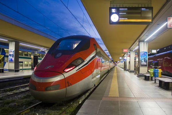 Italien Turin November 2018 Moderna Tåg Järnvägsstation Turin — Stockfoto