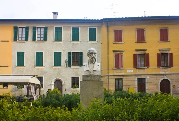 Ιταλίας Κόμο Νοεμβρίου 2018 Προτομή Του Giuseppe Mazzini Στο Piazza — Φωτογραφία Αρχείου