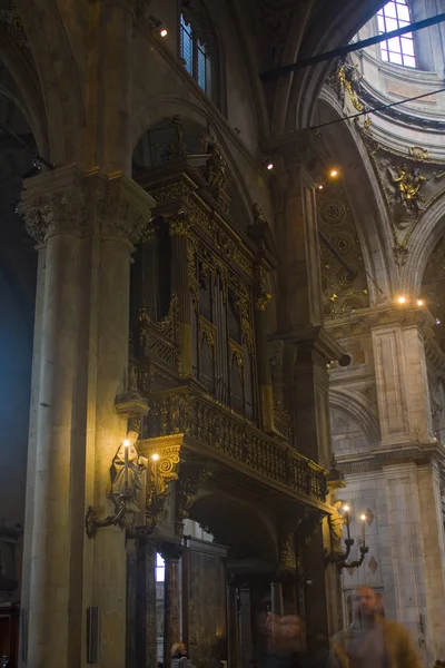 İtalya, Como - 3 Kasım 2018: İç Como (Duomo Katedrali)
