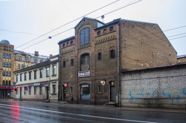 Riga, Letonya - 1 Ocak 2018: Vintage mimari eski şehrin Riga, Letonya