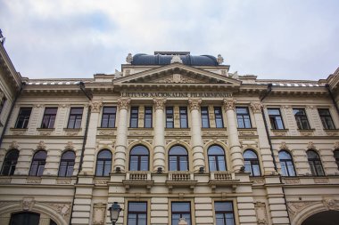 Vilnius, Litvanya - 30 Aralık 2017: Ulusal Litvanya Filarmoni Vilnius eski şehir bina cephe