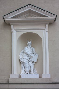 Vilnius, Litvanya - 30 Aralık 2017: St Stanislaus Katedrali Vilnius, Litvanya heykel