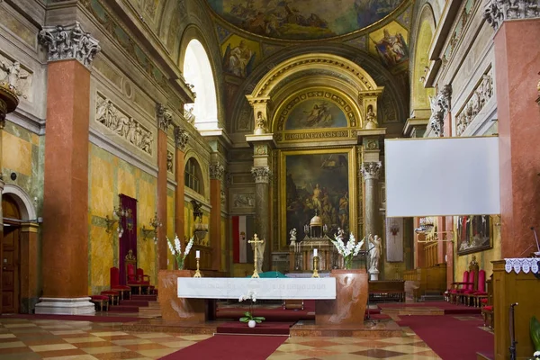 Eger, Macaristan - 29 Haziran 2018: St. John's Basilica eğri'iç