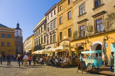 Lublin, Polonya - 15 Ekim 2018: Pazar Meydanı, Lublin, Street Cafe