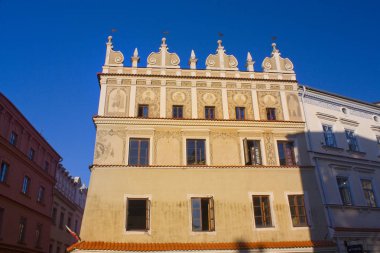 Lublin, Polonya - 15 Ekim 2018: Lublin şehirde eski binanın cephe