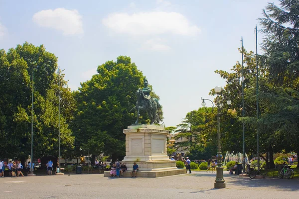 Verona Italia Junio 2018 Monumento Vittorio Emanuele Segundo Rey Italia — Foto de Stock