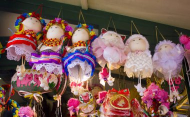 Kiev, Ukrayna - 16 Aralık 2018: El yapımı Ukraynaca bebek Kiev Noel ve yeni yıl fuarında