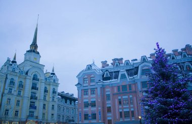 Kiev, Ukrayna - 6 Ocak 2019: Kış eski kasaba Kiev mimari Vozdvizhenka bölge