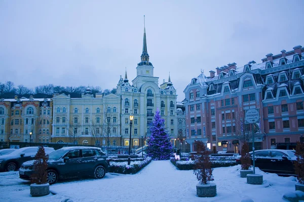 Kiev, Ukrayna - 6 Ocak 2019: Kış eski kasaba Kiev mimari Vozdvizhenka bölge
