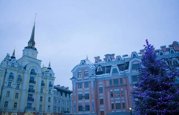 Kiev, Ukrayna - 6 Ocak 2019: Kış eski kasaba Kiev mimari Vozdvizhenka bölge