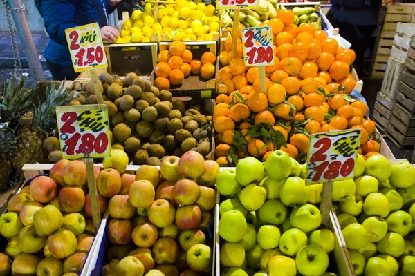 Sorrento Italië Maart 2018 Vers Fruit Een Klein Winkeltje Italië — Stockfoto