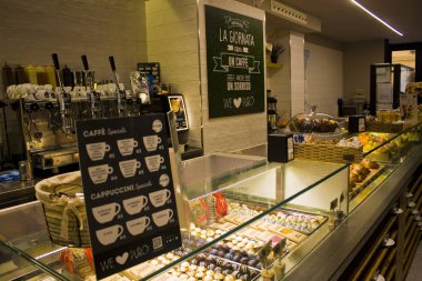 Naples, İtalya - 5 Mart 2018: Napoli rahat bir kafede, iç