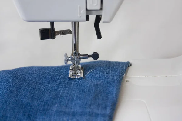 Close View Working Sewing Machine Sewing Blue Fabric — Stock Photo, Image