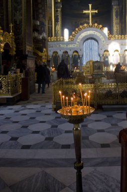 Kiev, Ukrayna - 17 Şubat 2019: Kiev katedralde St. Vladimir'ın iç mumlar