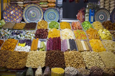 Kiev, Ukrayna - 17 Şubat 2019: Kiev Merkezi ünlü Bessarabsky pazarda, Oriental sevindirdi 