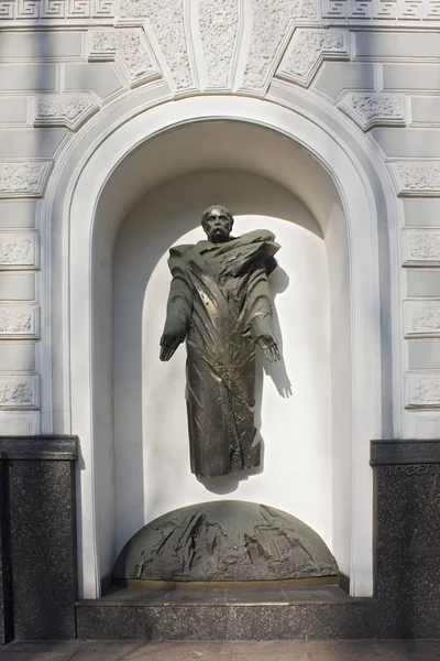 Kijów Ukraina Września 2018 Pomnik Tarasa Szewczenki Pobliżu Narodowego Muzeum — Zdjęcie stockowe