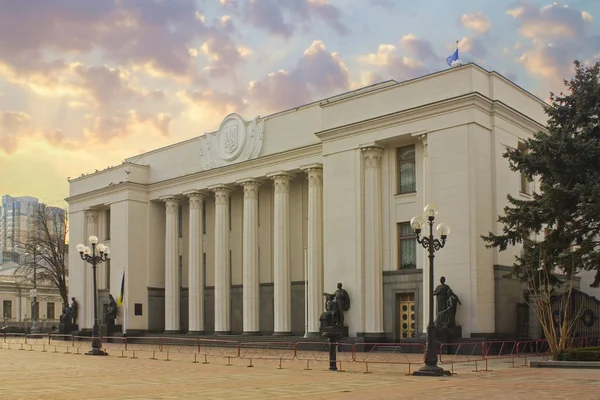 Kiev, Ukrayna - 17 Şubat 2019: Ukrayna Bina Parlamento (Verkhovna Rada) Kiev 