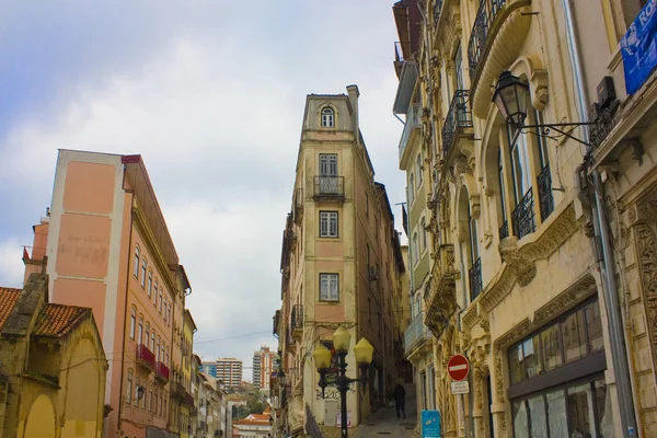 Κόιμπρα Πορτογαλία Μαρτίου 2019 Rua Ferreira Μπόρχες Πολλά Διαφορετικά Καταστήματα — Φωτογραφία Αρχείου