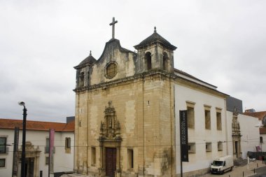 Coimbra, Portekiz - 1 Mart 2019: Kilise, yani Joo de Almedina Coimbra eski üst şehir
