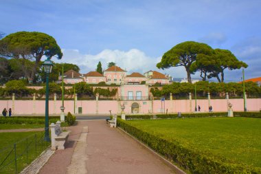 Lisbon, Portekiz - 1 Mart 2019: Görünümü ve Belem Palace (Ulusal Sarayı Belem,) eski resmi konutu Portekiz hükümdarları şimdi Portekiz Cumhuriyeti devlet başkanları.