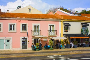 Lisbon, Portekiz - 1 Mart 2019: Street Cafe bölge Belem Lizbon